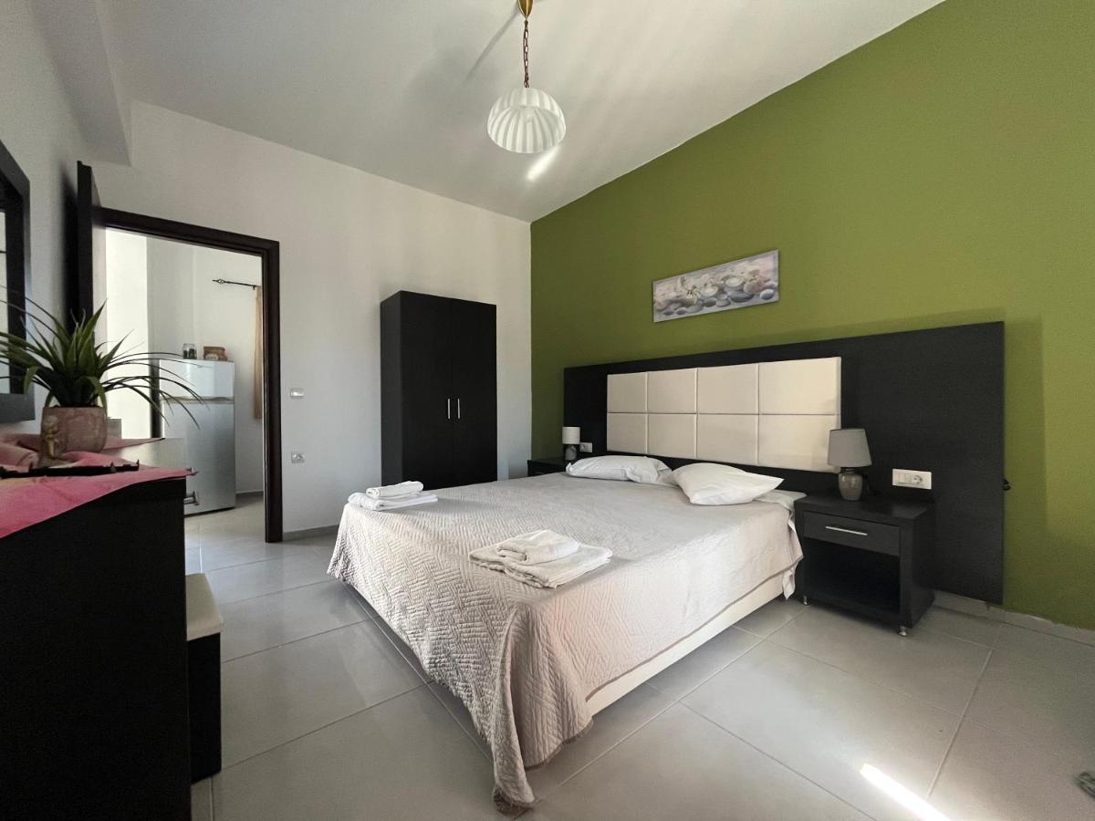 Villa Antonis Deluxe Apartments Amoudi Exterior photo