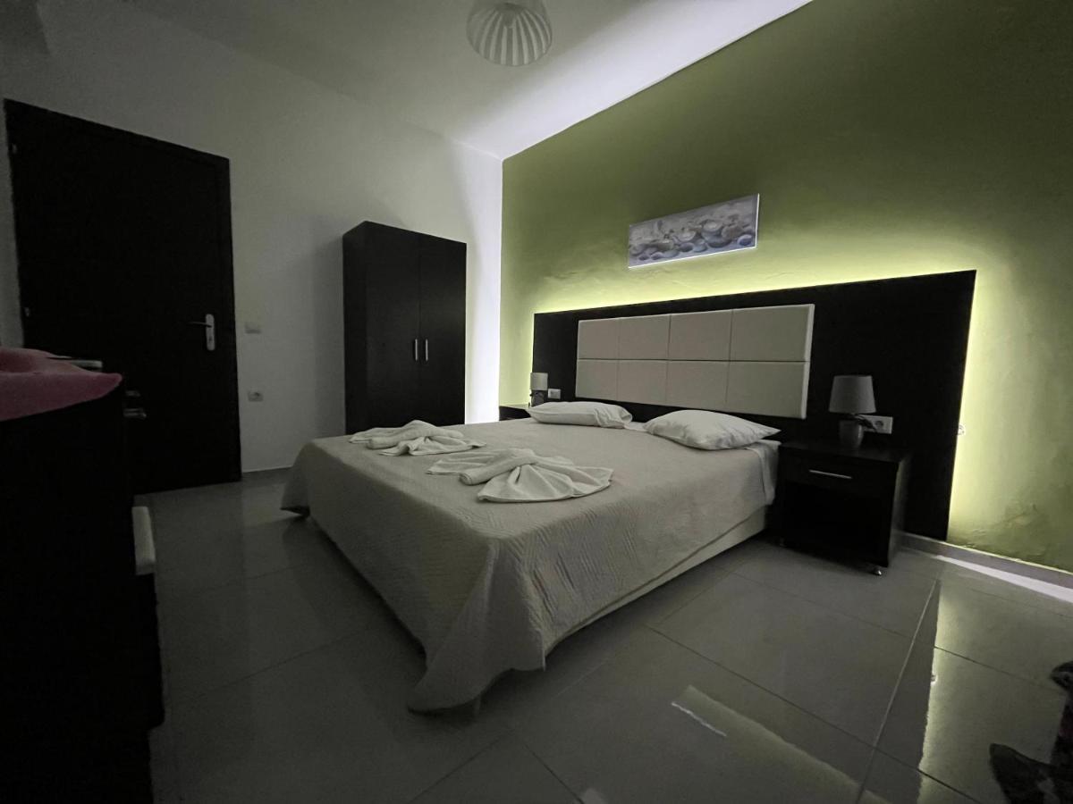 Villa Antonis Deluxe Apartments Amoudi Exterior photo