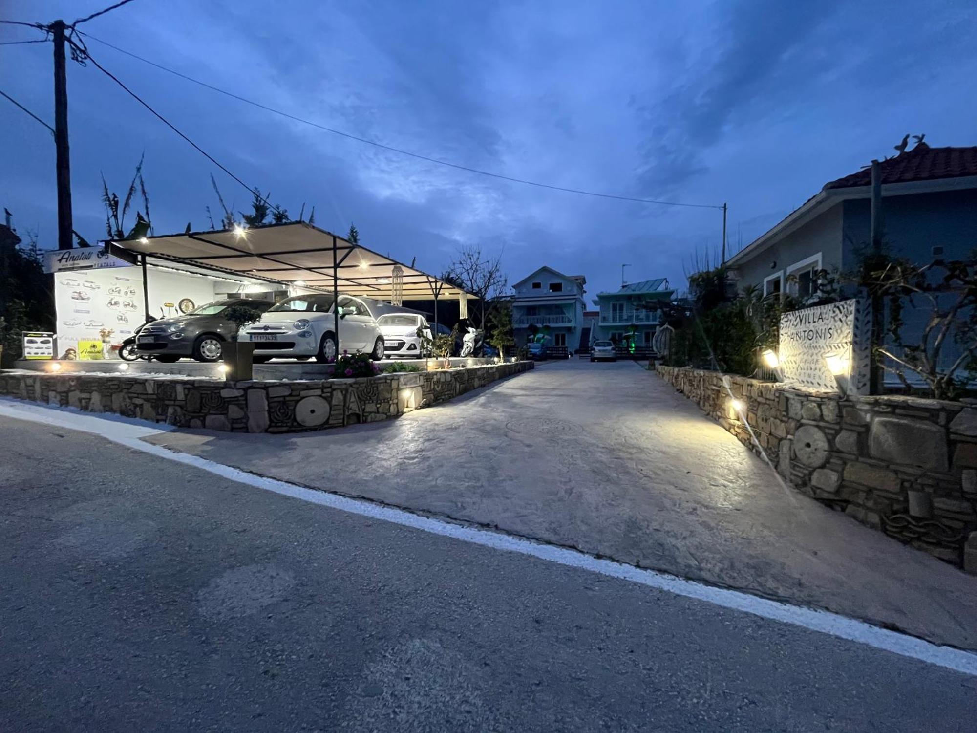 Villa Antonis Deluxe Apartments Amoudi Exterior photo