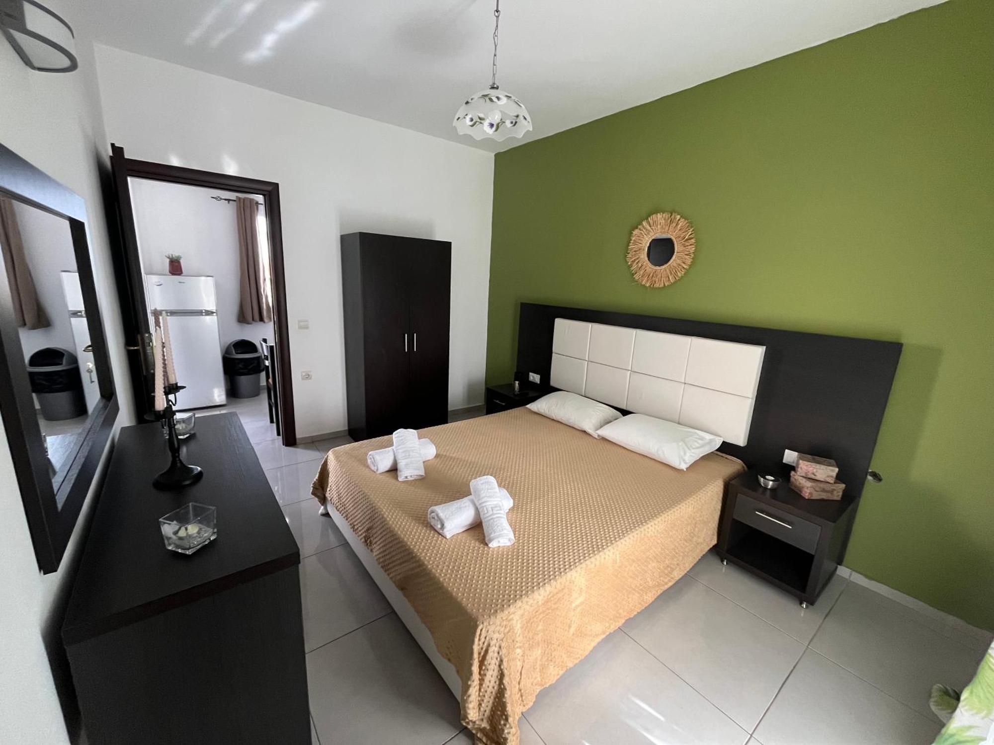 Villa Antonis Deluxe Apartments Amoudi Exterior photo