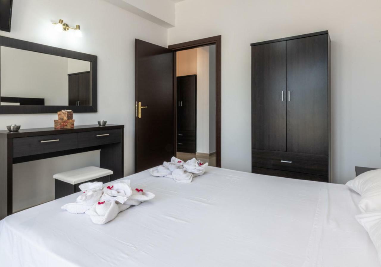 Villa Antonis Deluxe Apartments Amoudi Exterior photo