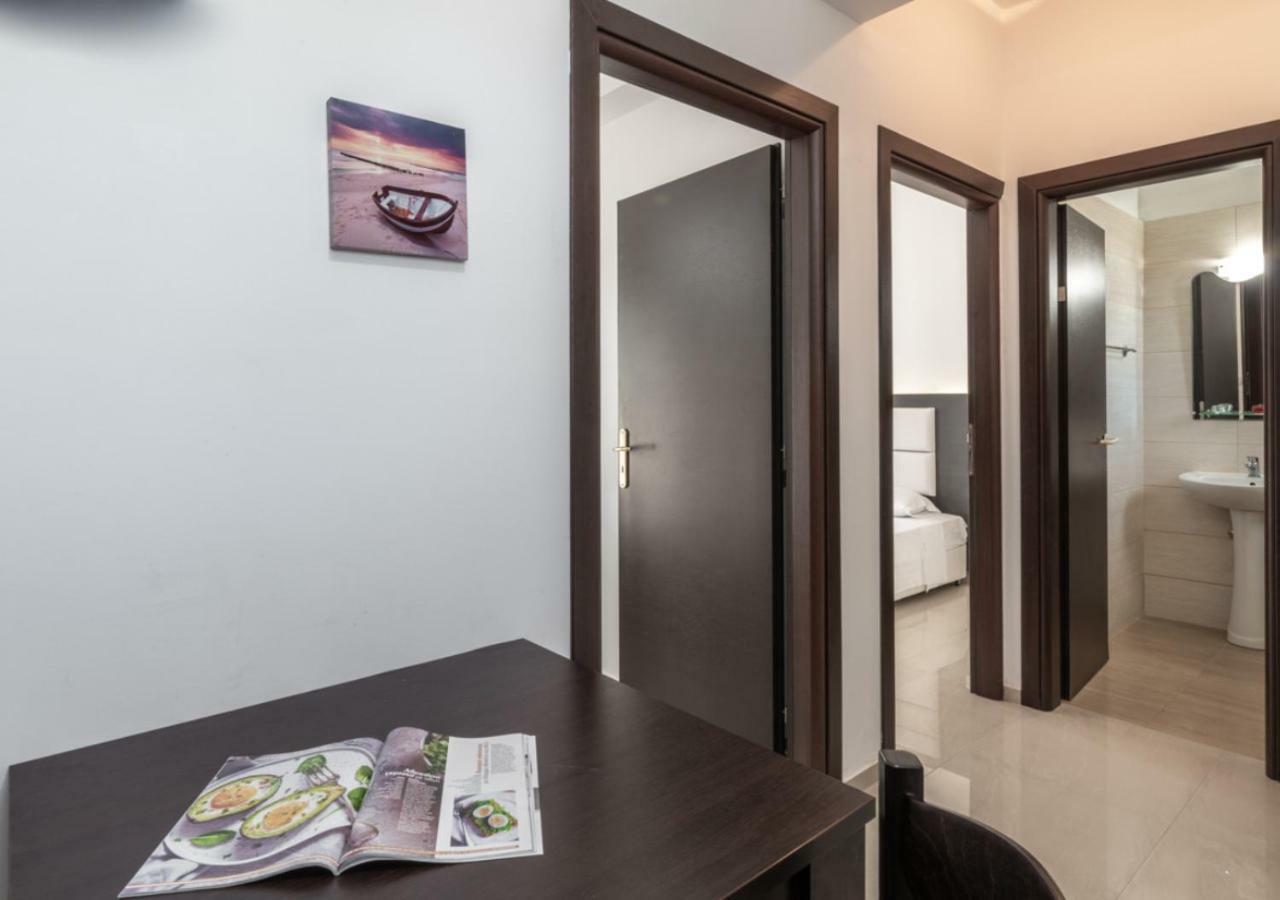 Villa Antonis Deluxe Apartments Amoudi Exterior photo