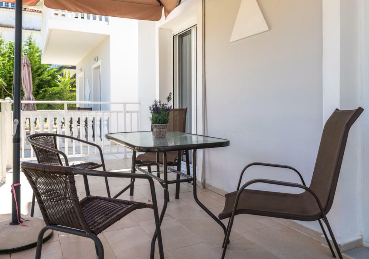 Villa Antonis Deluxe Apartments Amoudi Exterior photo